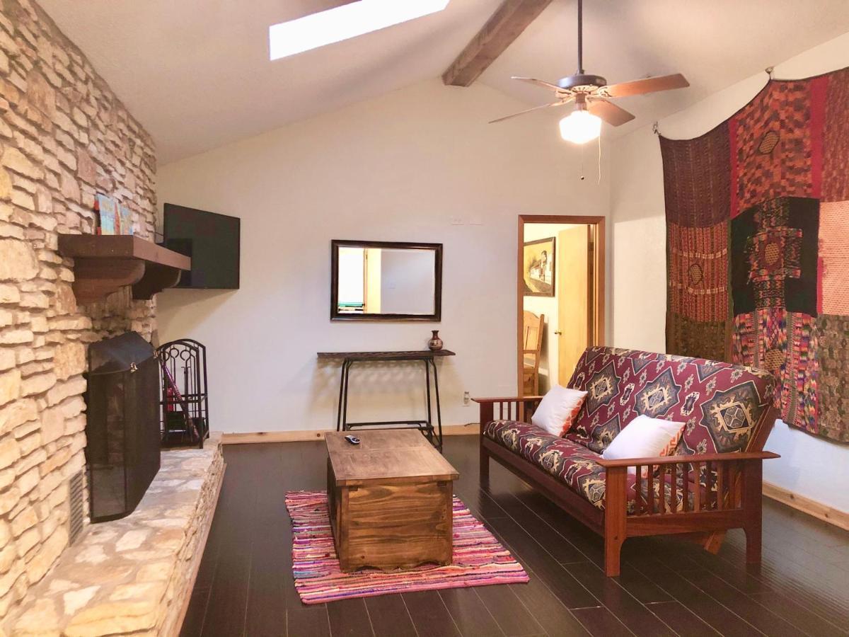 The Cove Bnb Hudson Bend Exterior foto