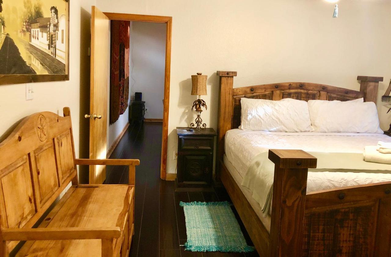 The Cove Bnb Hudson Bend Exterior foto